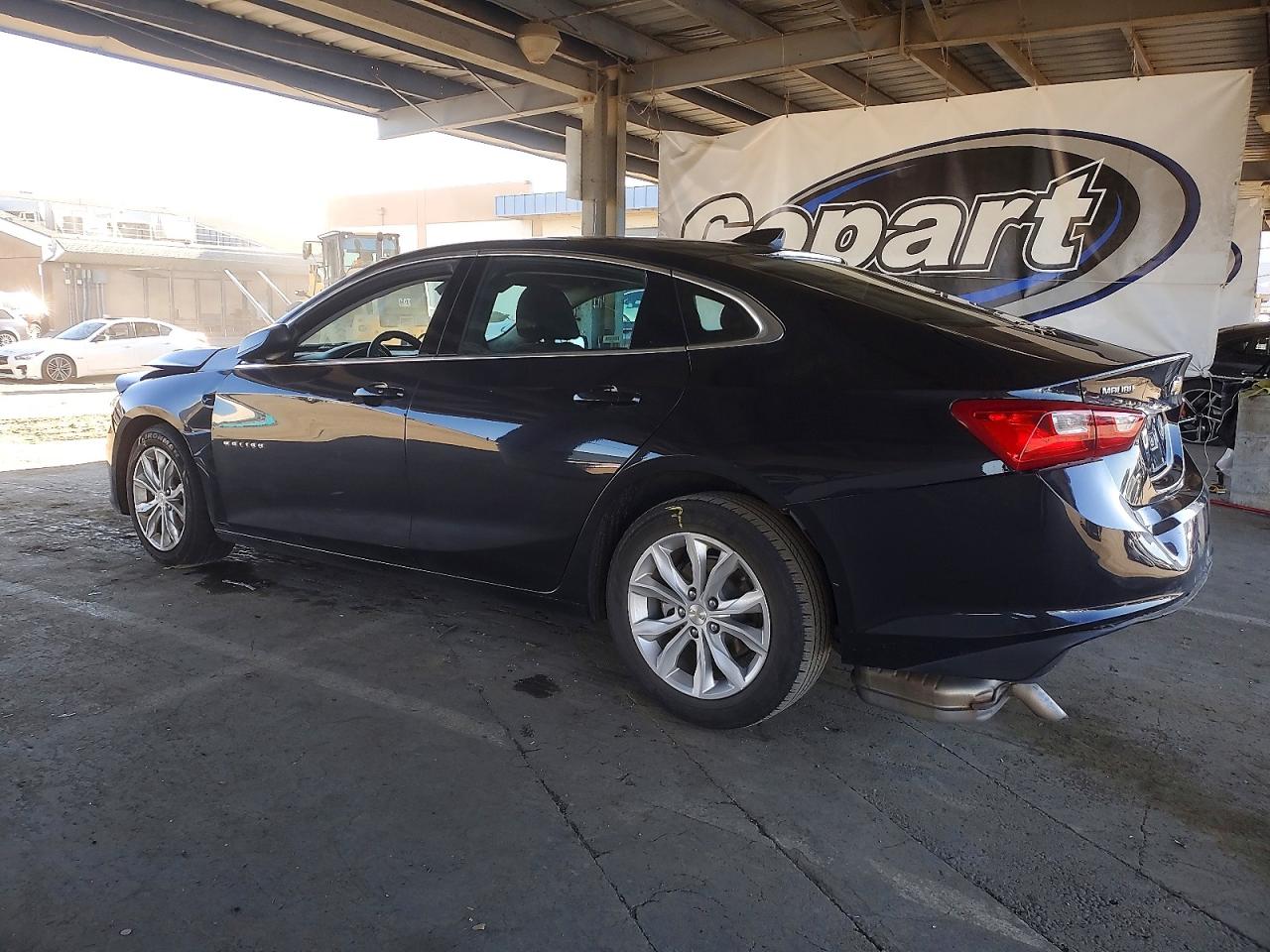 2023 CHEVROLET MALIBU LT photo 2