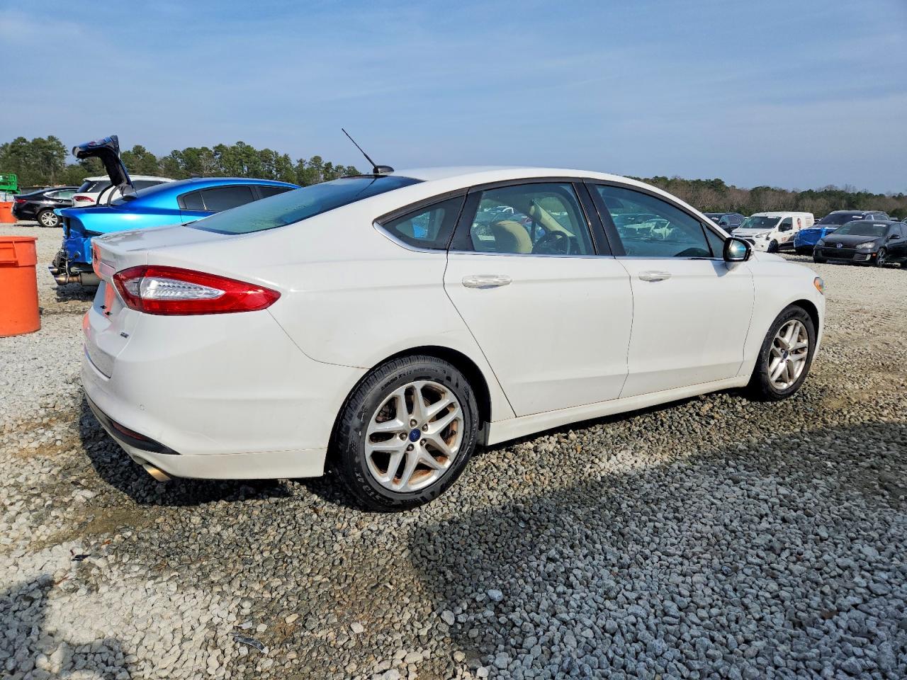 2016 FORD FUSION SE photo 3