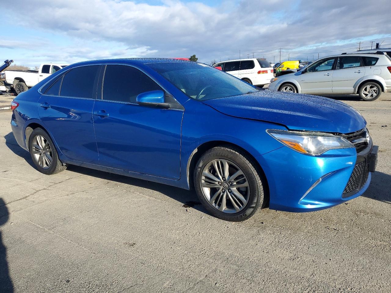 2017 TOYOTA CAMRY LE photo 4