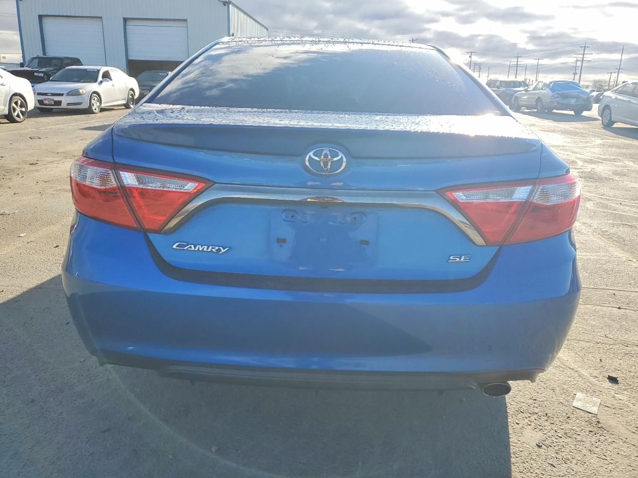 2017 TOYOTA CAMRY LE photo 6