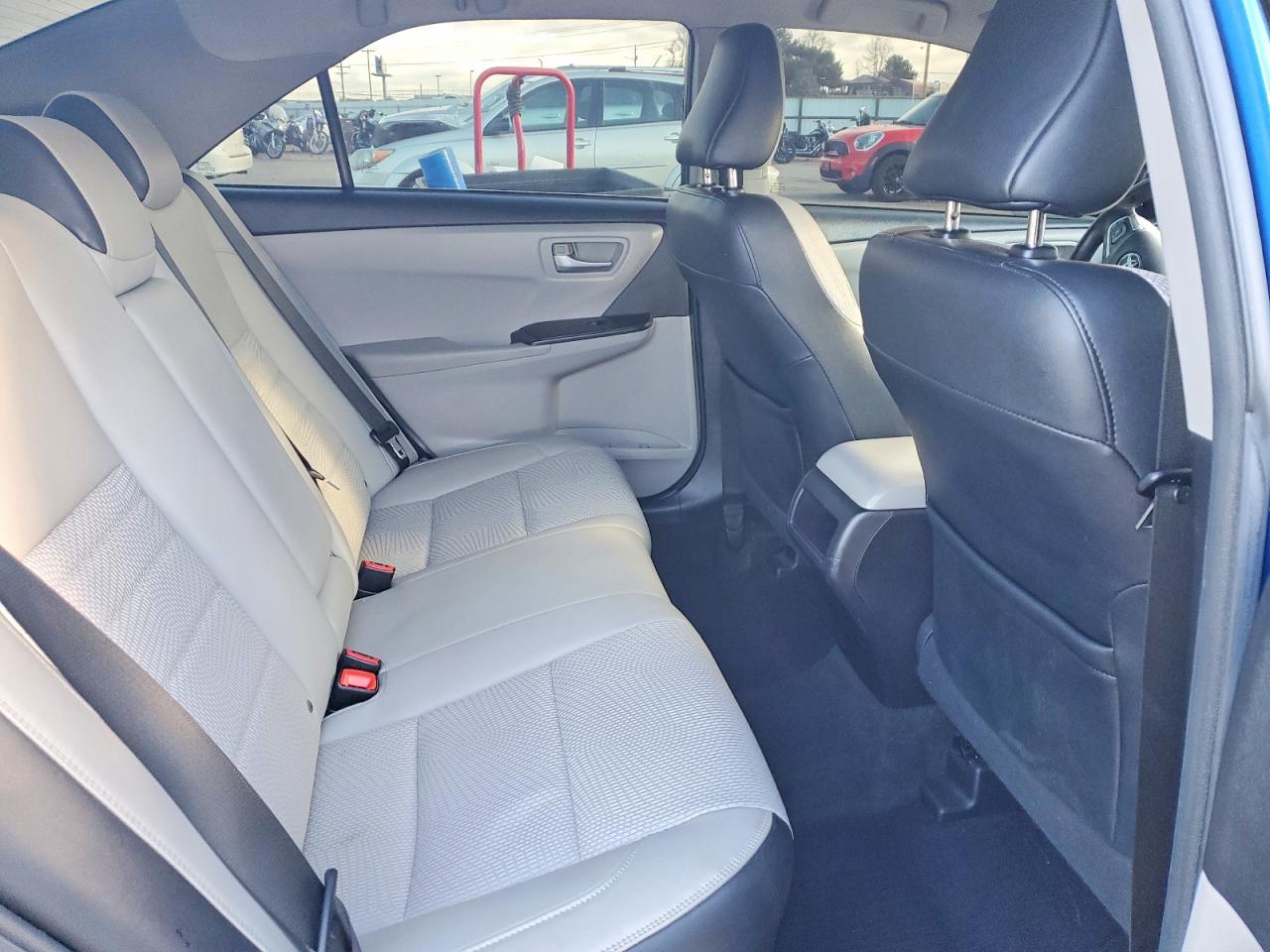 2017 TOYOTA CAMRY LE photo 10