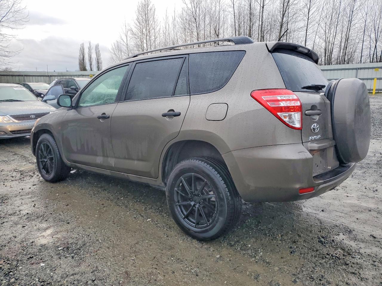 2011 TOYOTA RAV4 photo 2