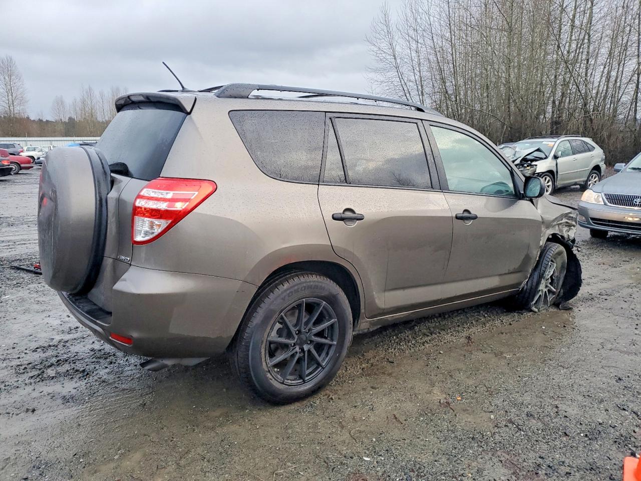 2011 TOYOTA RAV4 photo 3