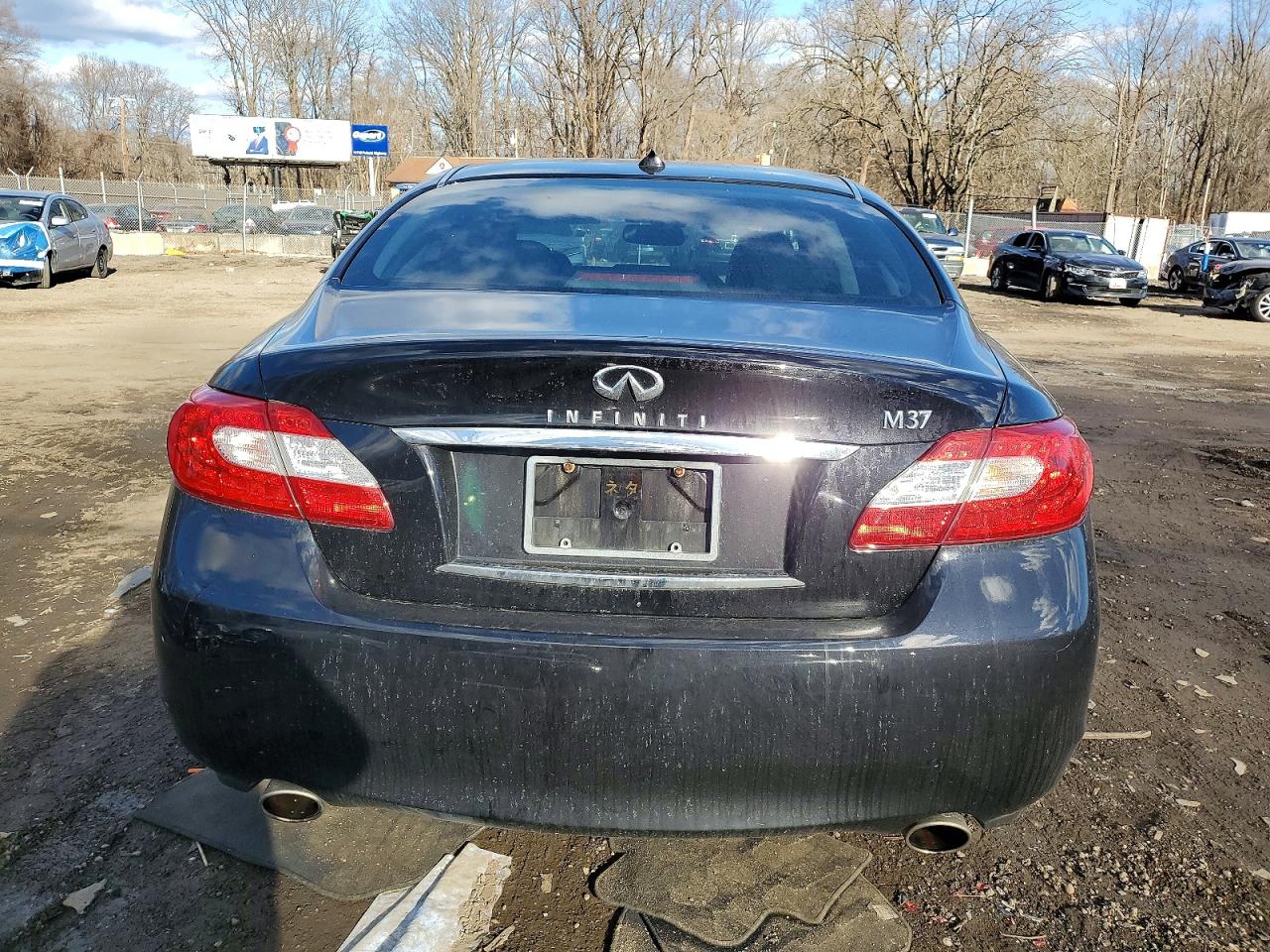 2011 INFINITI M37 photo 6