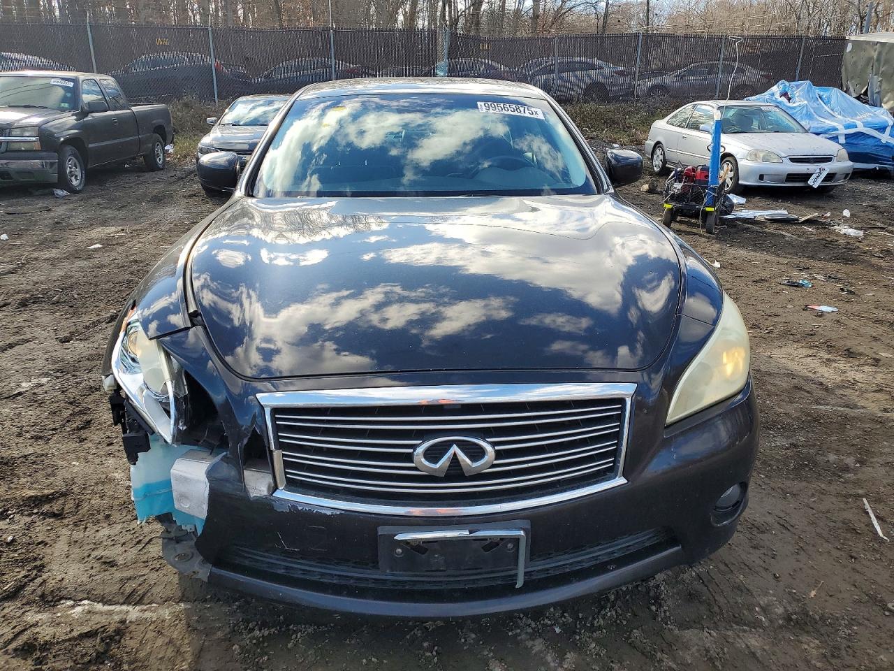 2011 INFINITI M37 photo 5