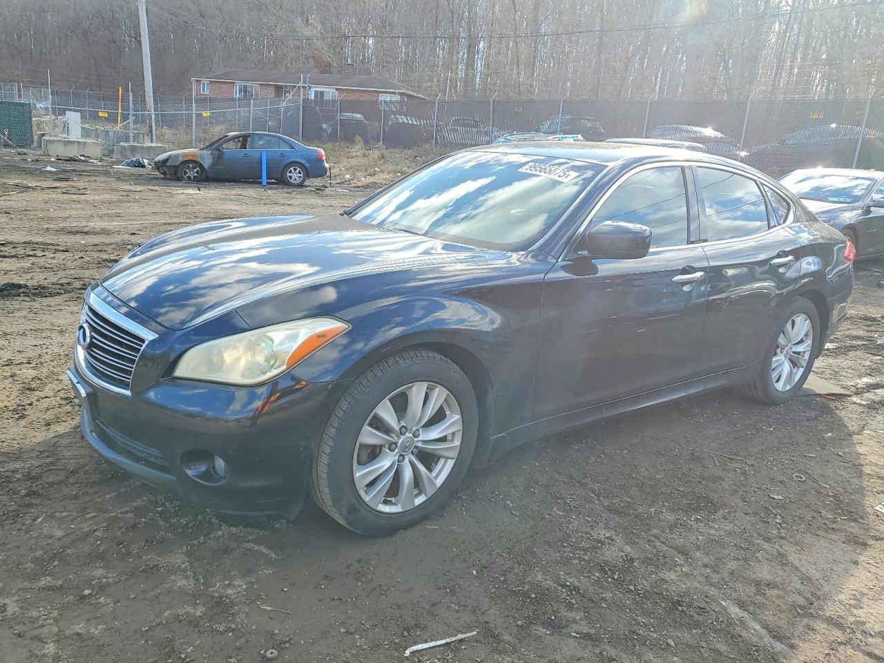 2011 INFINITI M37