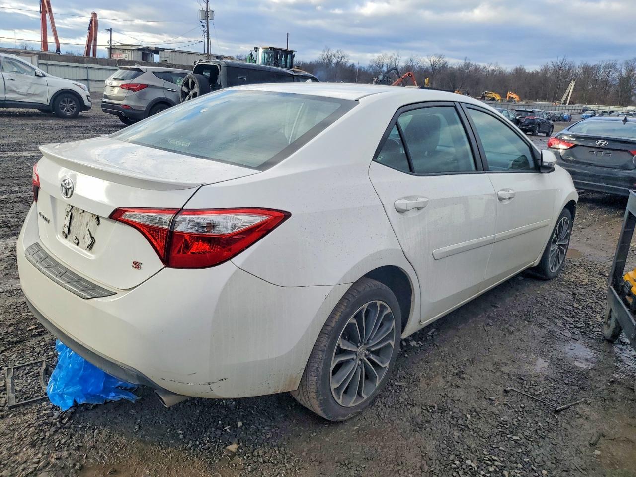 2015 TOYOTA COROLLA L photo 3