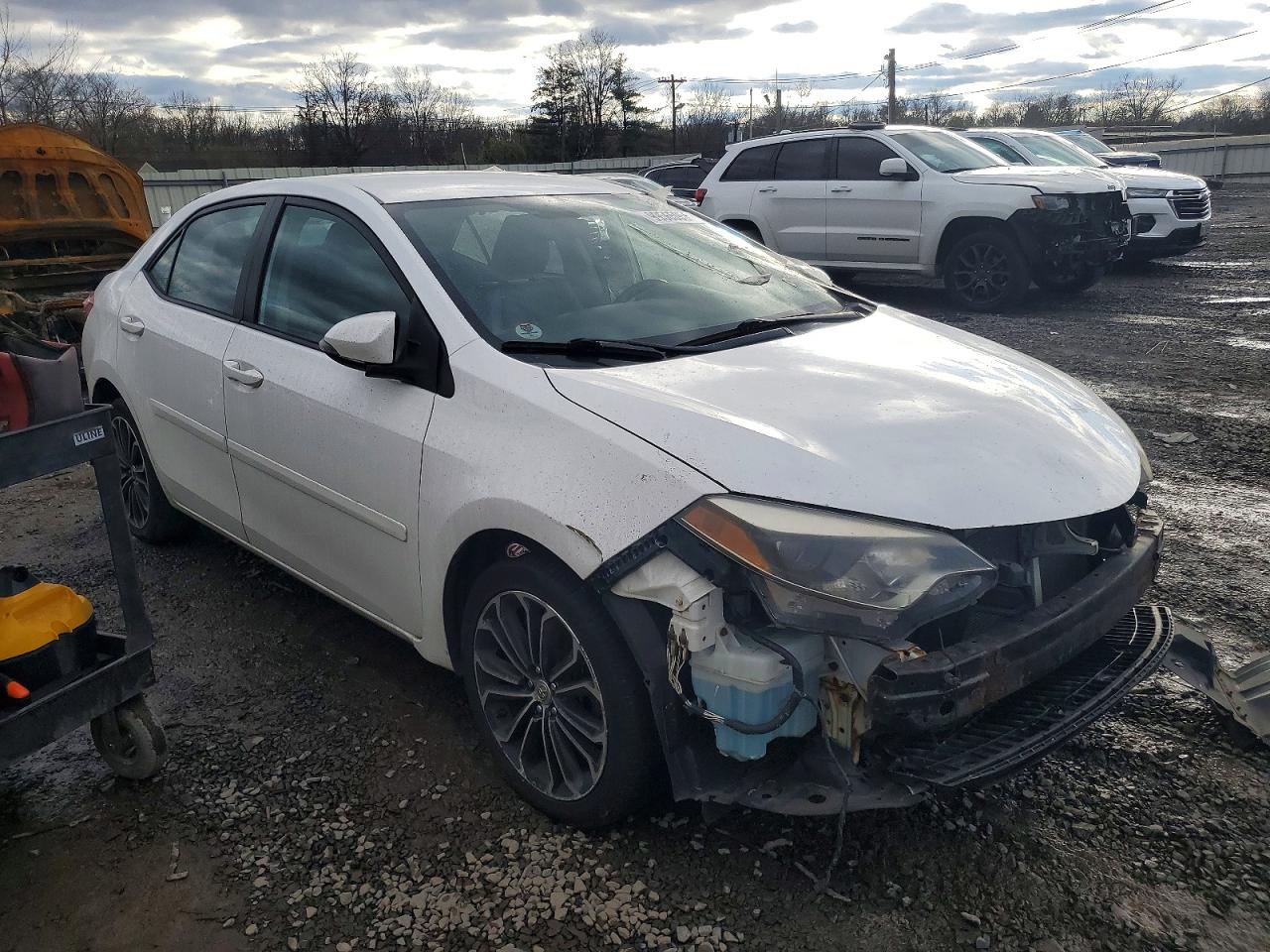2015 TOYOTA COROLLA L photo 4
