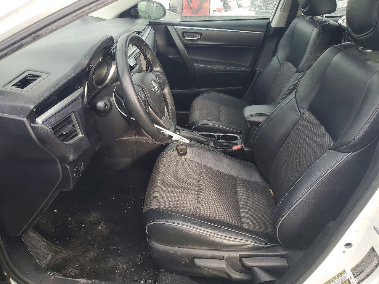 2015 TOYOTA COROLLA L photo 7