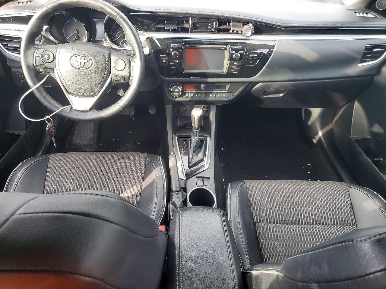 2015 TOYOTA COROLLA L photo 8