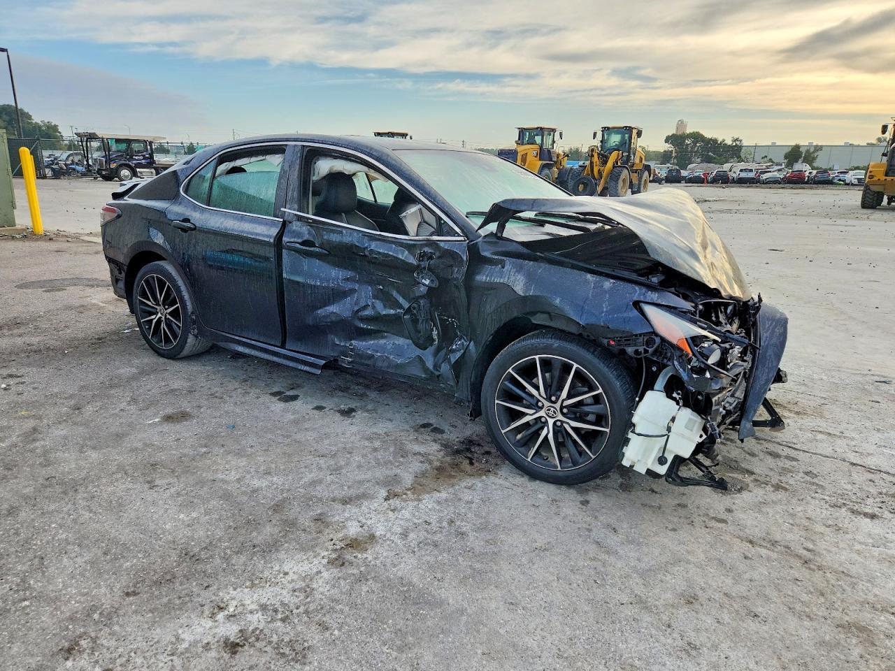 2022 TOYOTA CAMRY SE photo 4