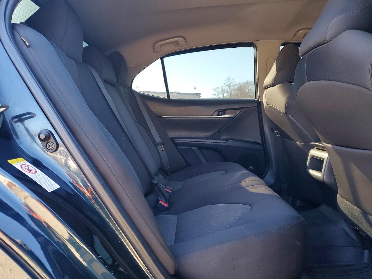 2019 TOYOTA CAMRY L photo 10