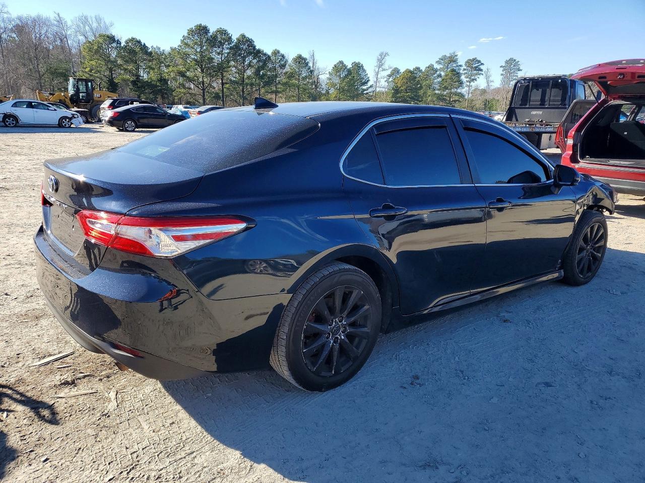 2019 TOYOTA CAMRY L photo 3