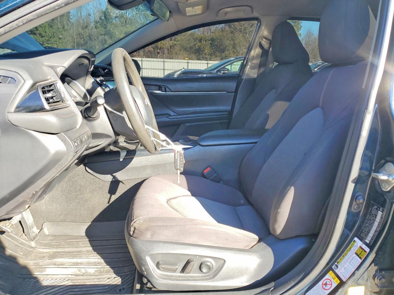 2019 TOYOTA CAMRY L photo 7