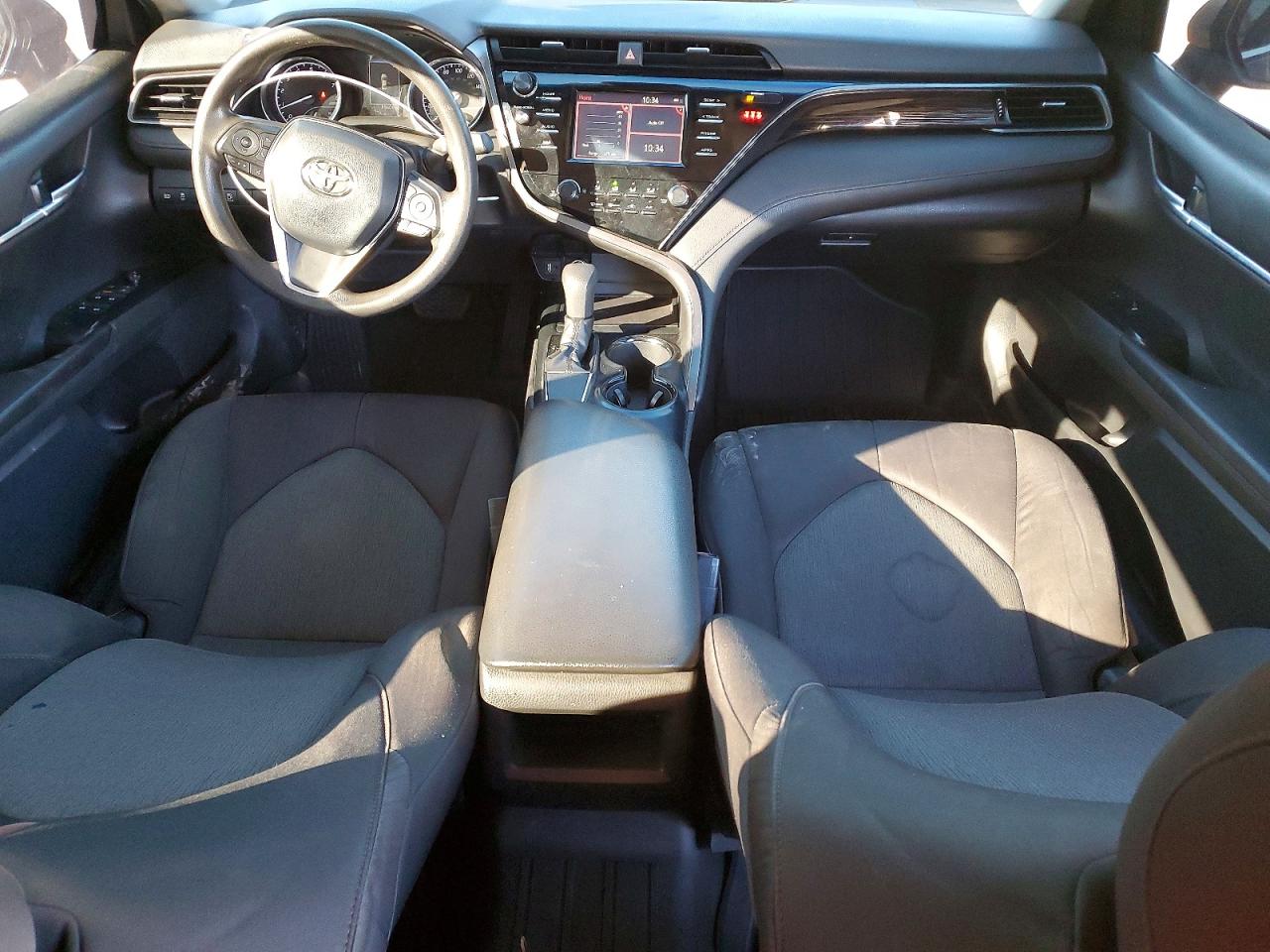 2019 TOYOTA CAMRY L photo 8