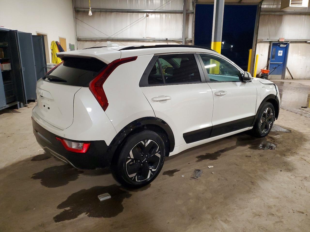 2023 KIA NIRO WIND photo 3
