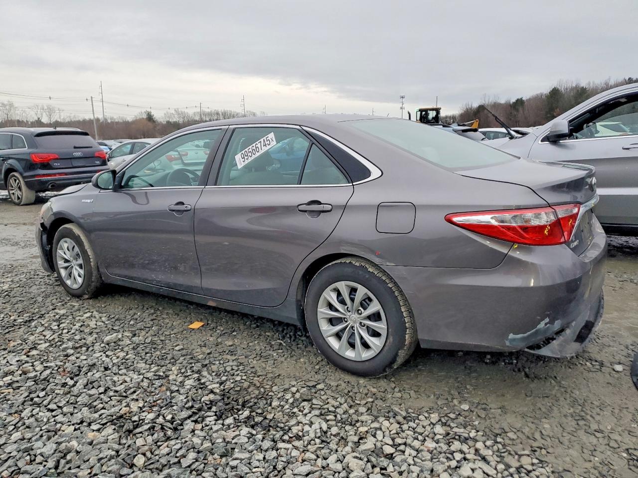 2015 TOYOTA CAMRY HYBRID photo 2