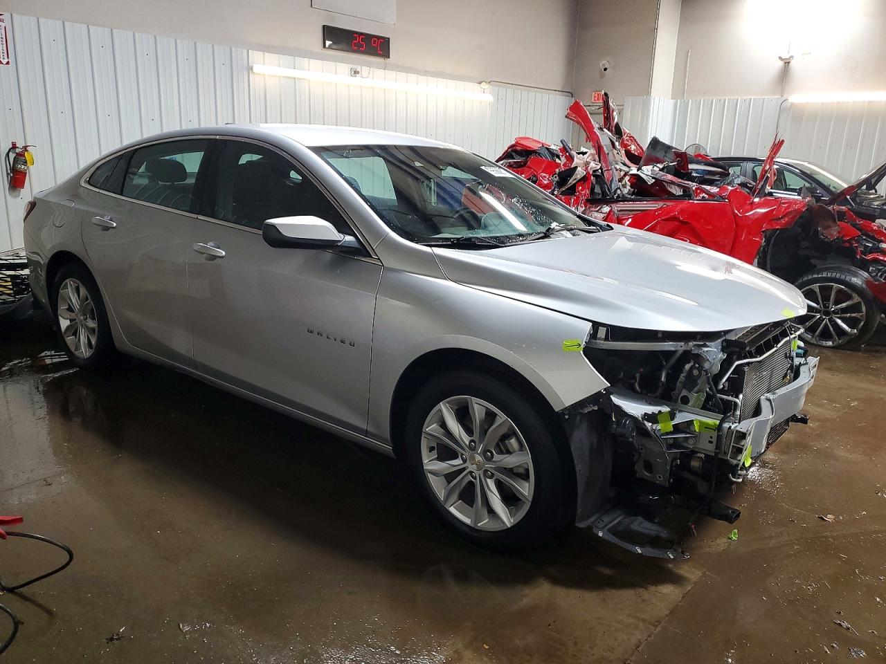 2022 CHEVROLET MALIBU LT photo 4