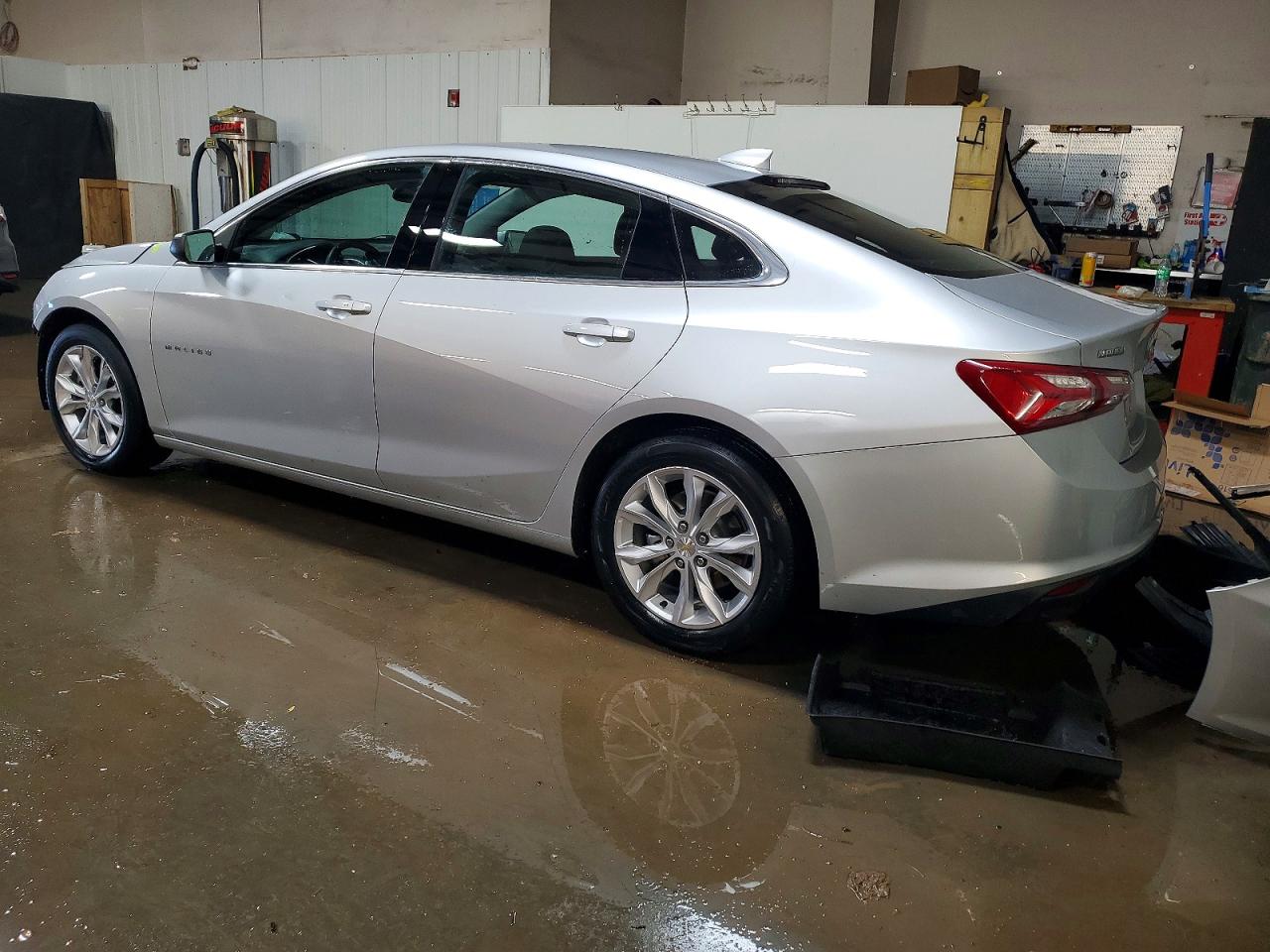 2022 CHEVROLET MALIBU LT photo 2