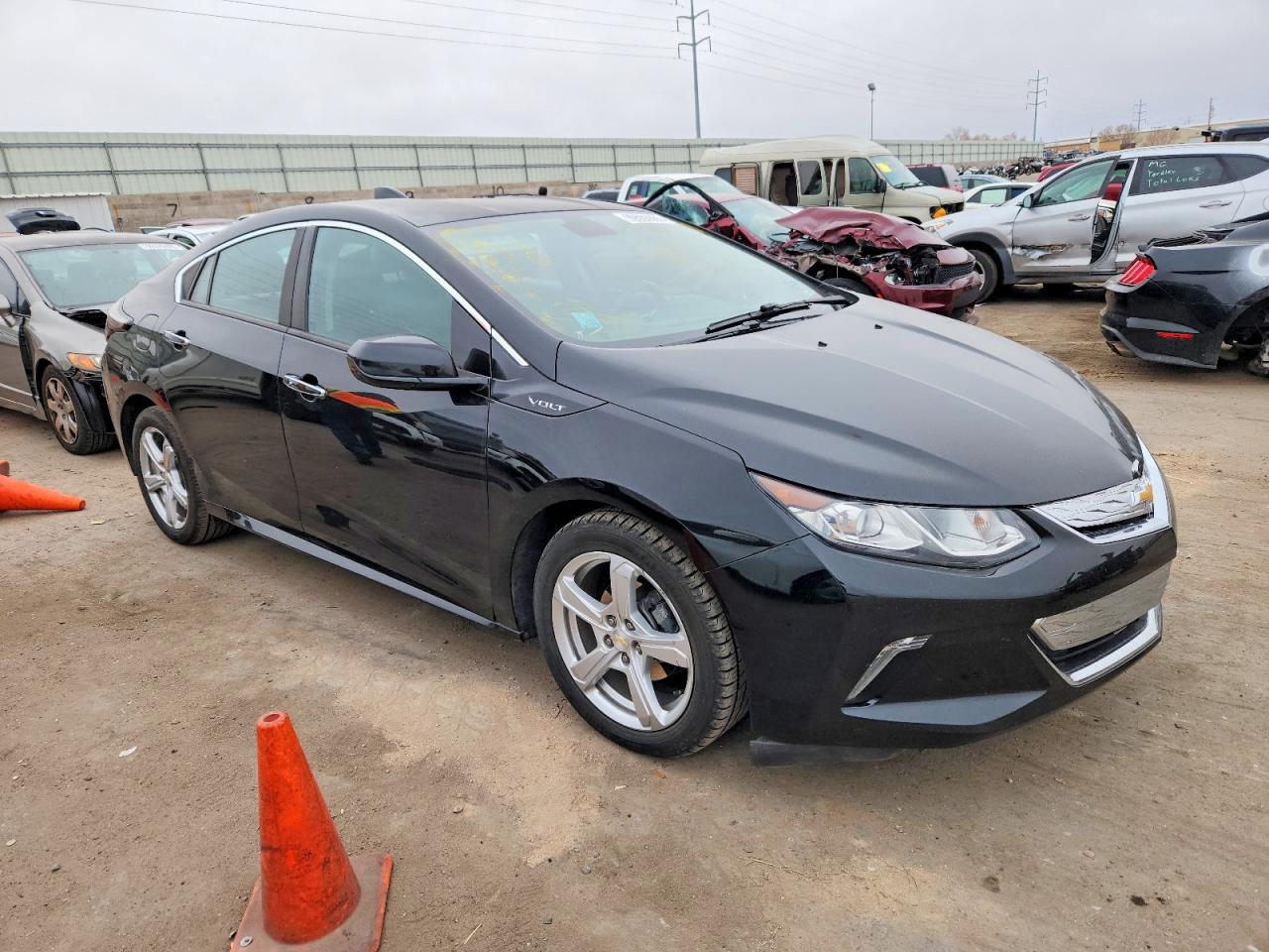 2017 CHEVROLET VOLT LT photo 4