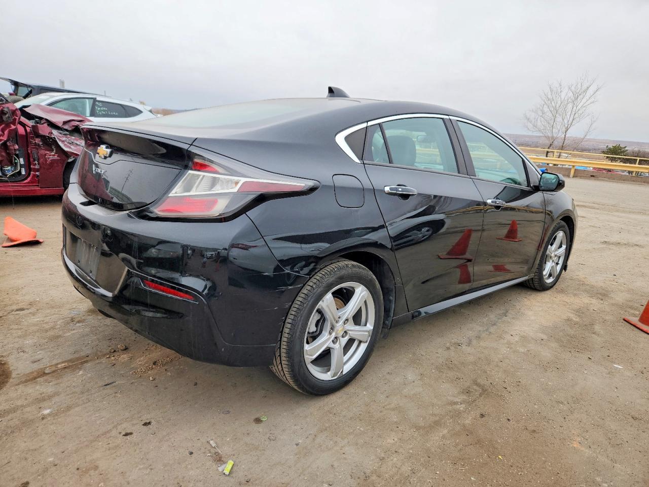2017 CHEVROLET VOLT LT photo 3