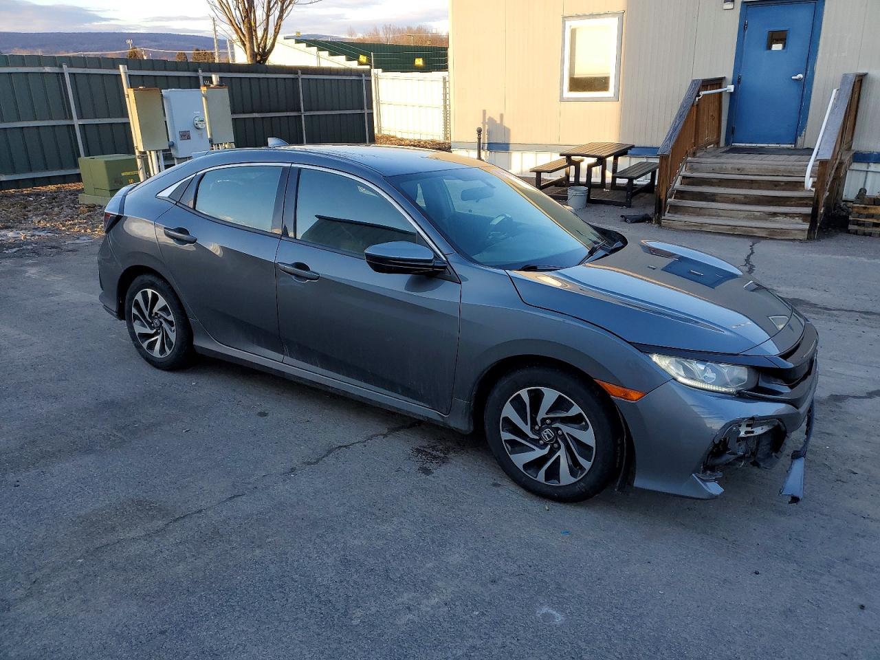 2017 HONDA CIVIC LX photo 4