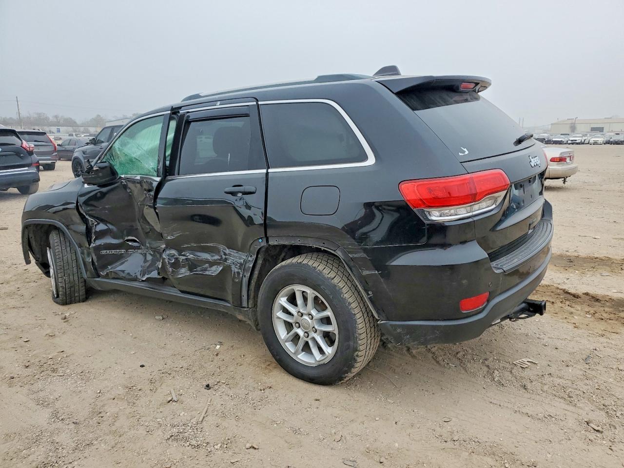 2018 JEEP GRAND CHEROKEE LAREDO photo 2