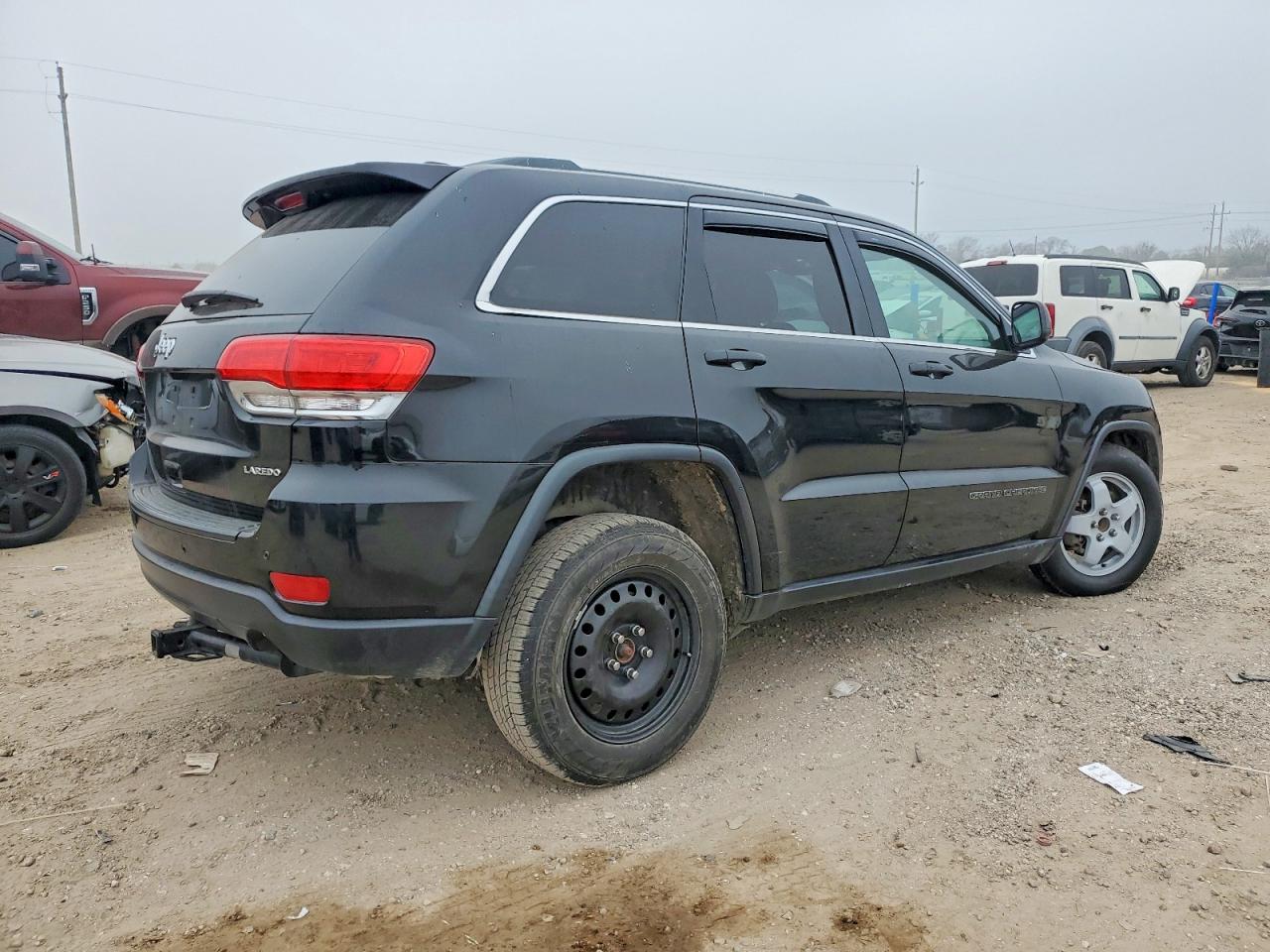 2018 JEEP GRAND CHEROKEE LAREDO photo 3