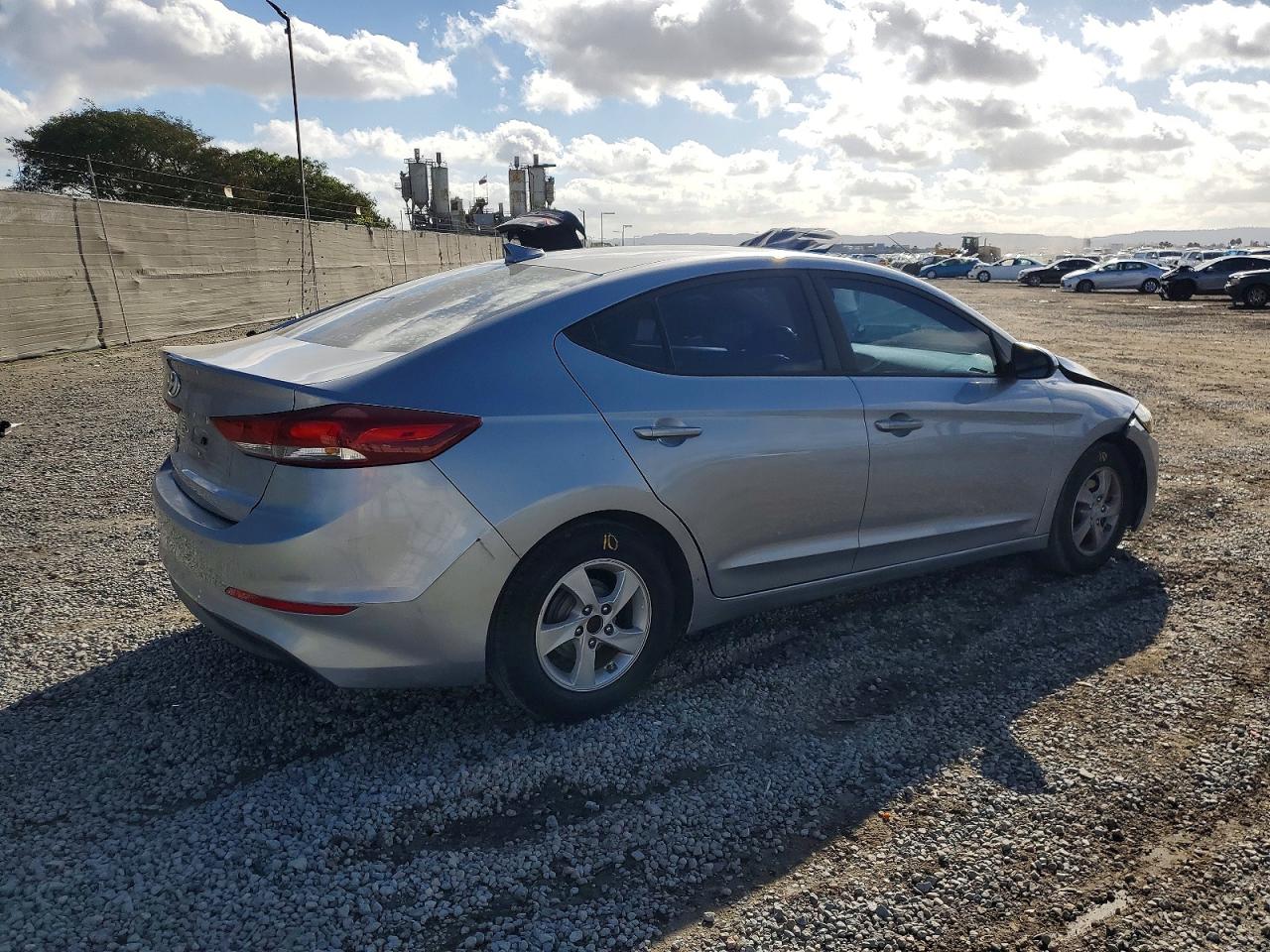 2017 HYUNDAI ELANTRA SE photo 5
