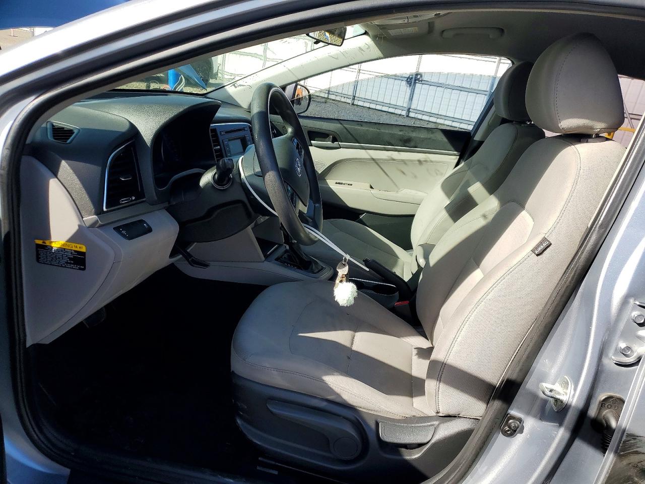 2017 HYUNDAI ELANTRA SE photo 13