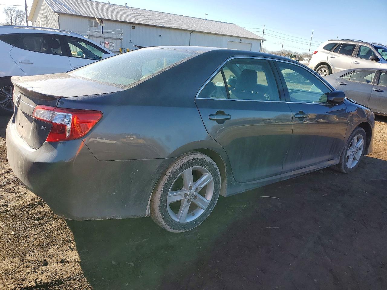 2012 TOYOTA CAMRY BASE photo 3