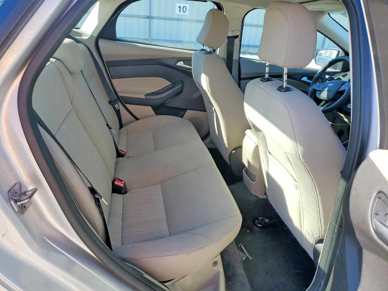 2015 FORD FOCUS SE photo 10