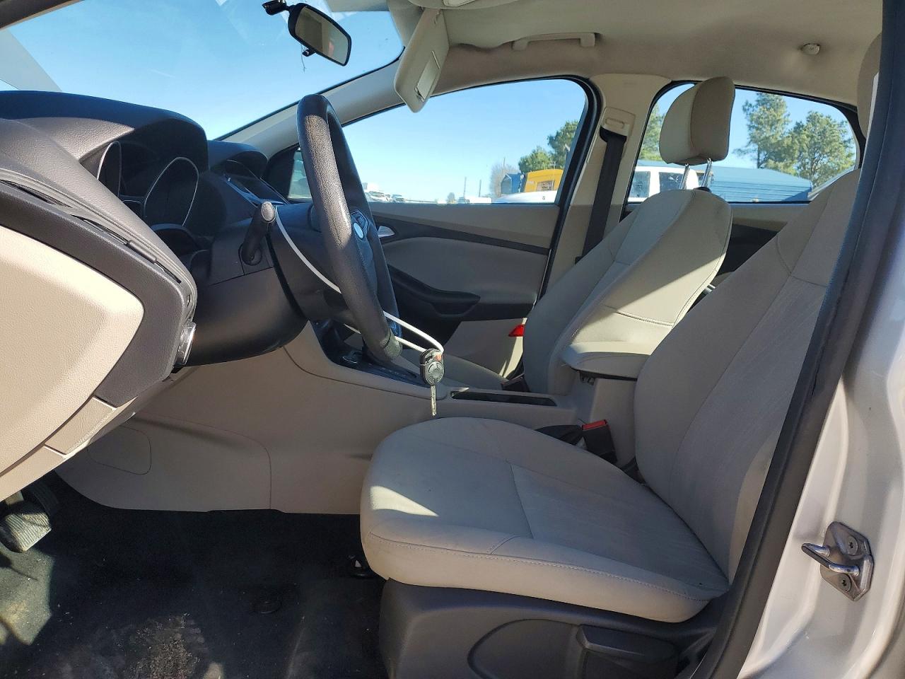 2015 FORD FOCUS SE photo 7