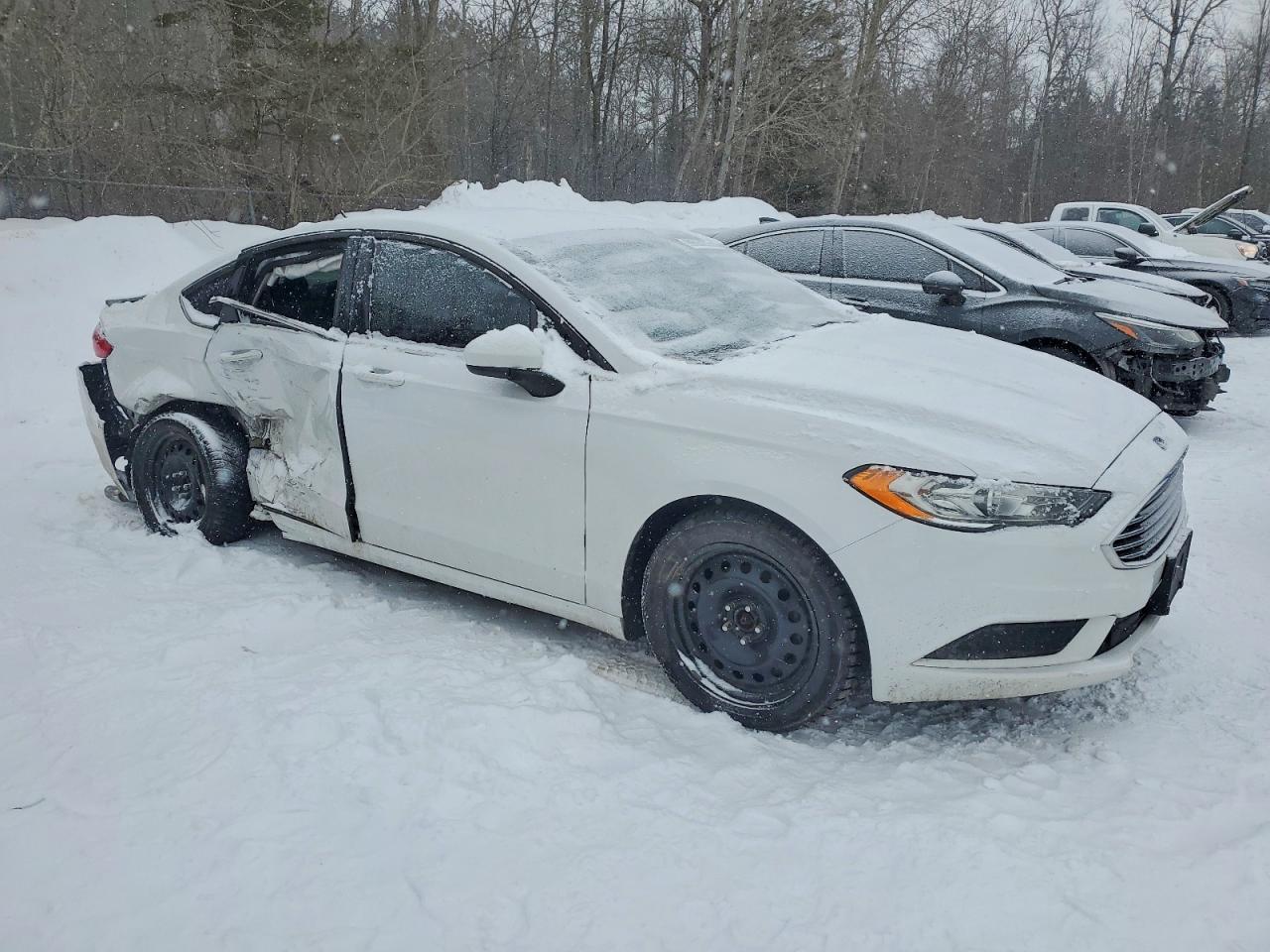 2017 FORD FUSION SE photo 4