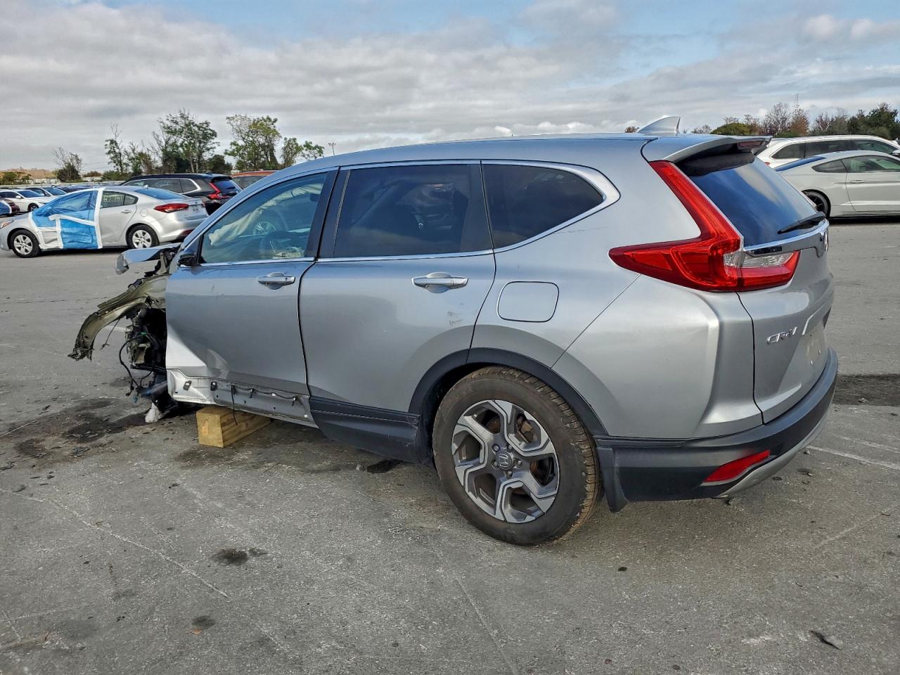 2017 HONDA CR-V EX photo 2