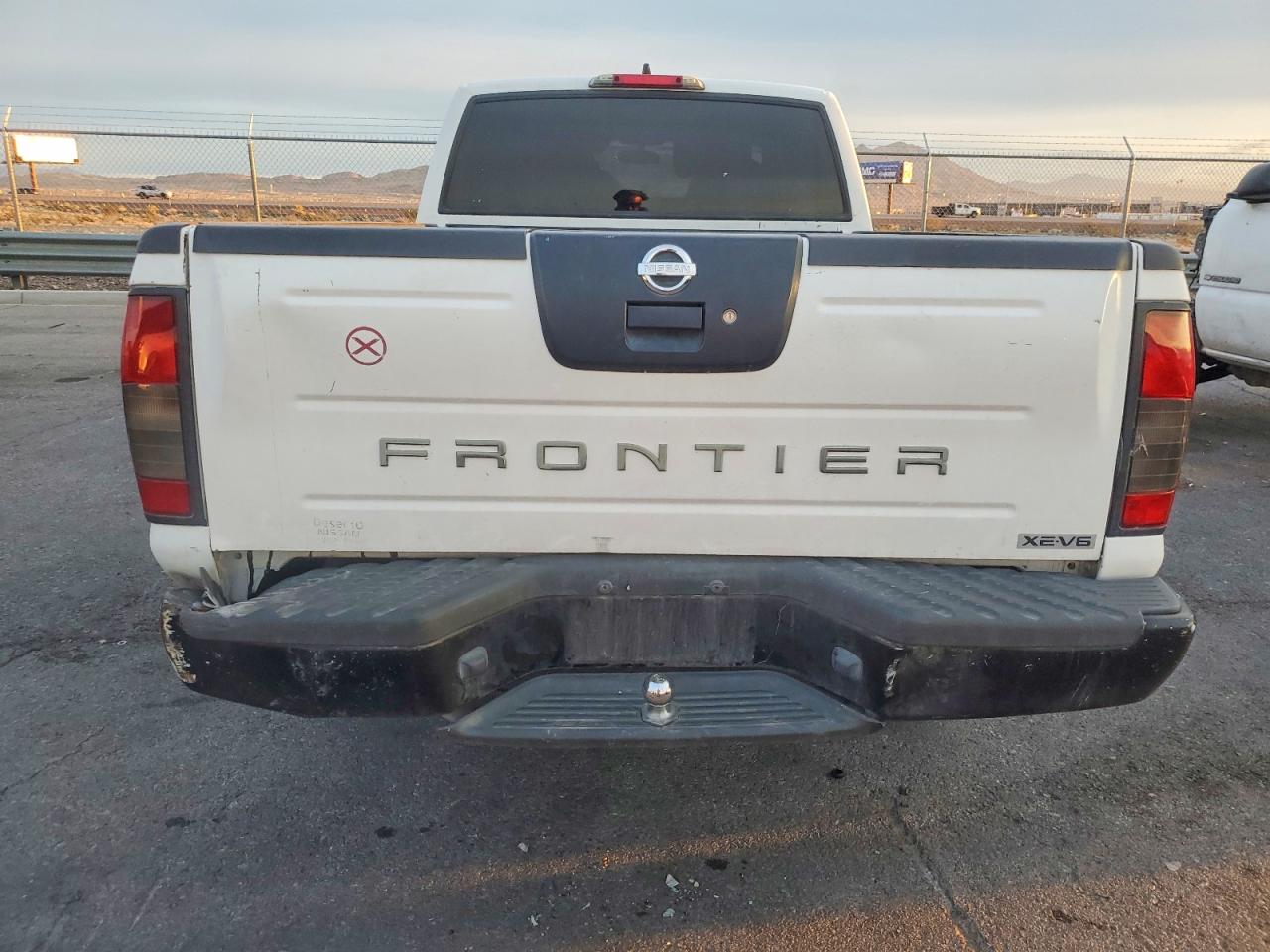 2002 NISSAN FRONTIER CREW CAB XE photo 6