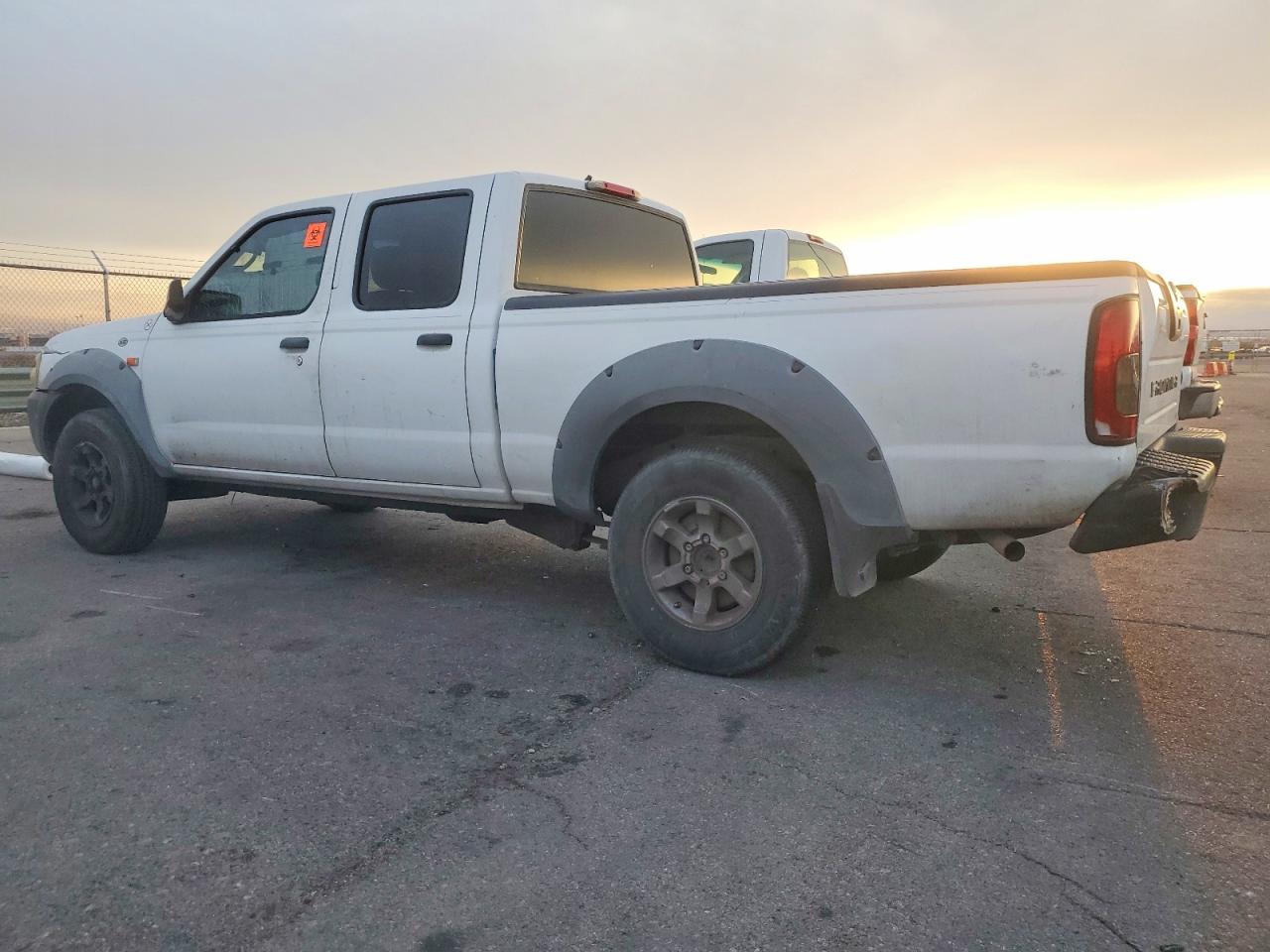 2002 NISSAN FRONTIER CREW CAB XE photo 2