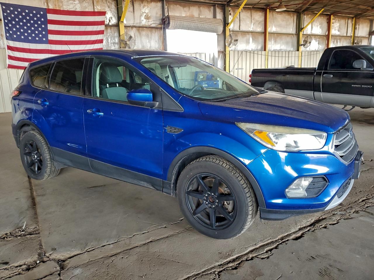 2017 FORD ESCAPE SE photo 4