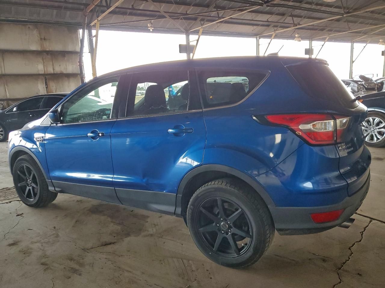 2017 FORD ESCAPE SE photo 2
