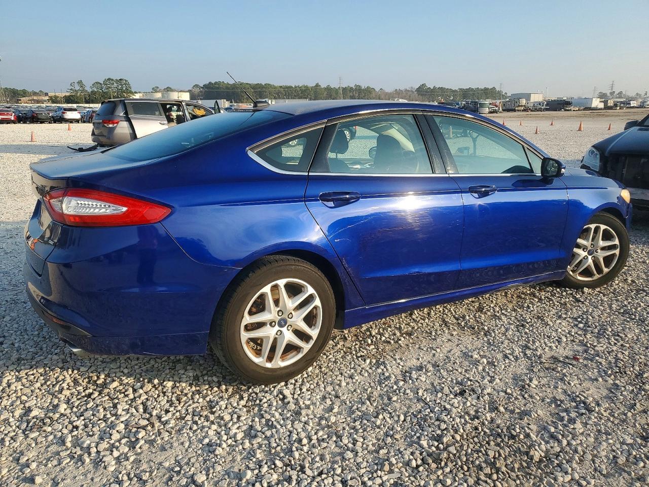 2014 FORD FUSION SE photo 3