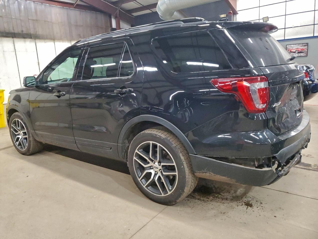 2017 FORD EXPLORER SPORT photo 2