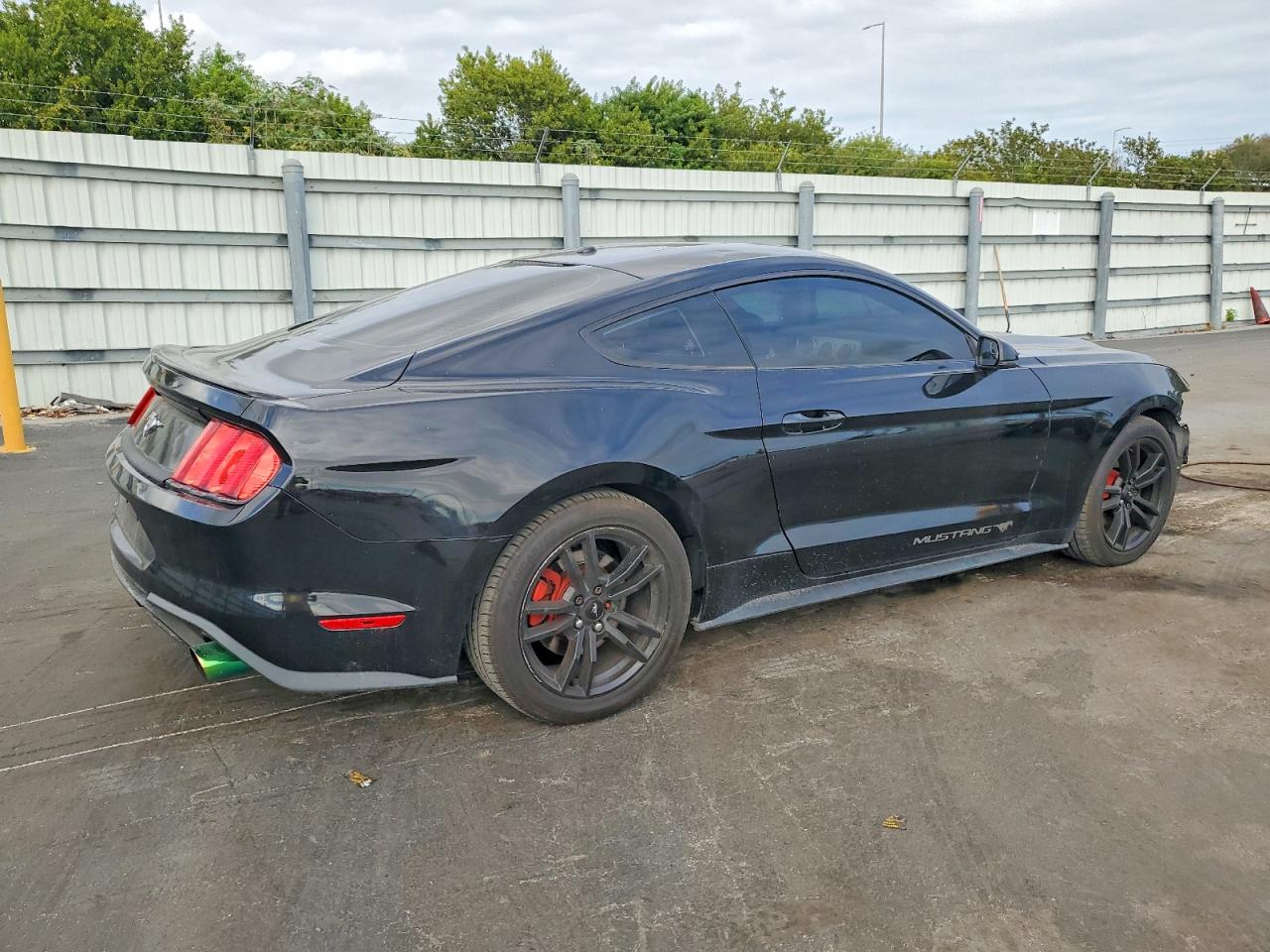 2015 FORD MUSTANG photo 3