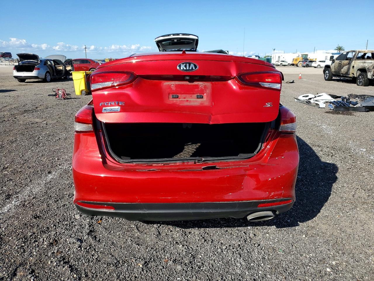 2017 KIA FORTE LX photo 6