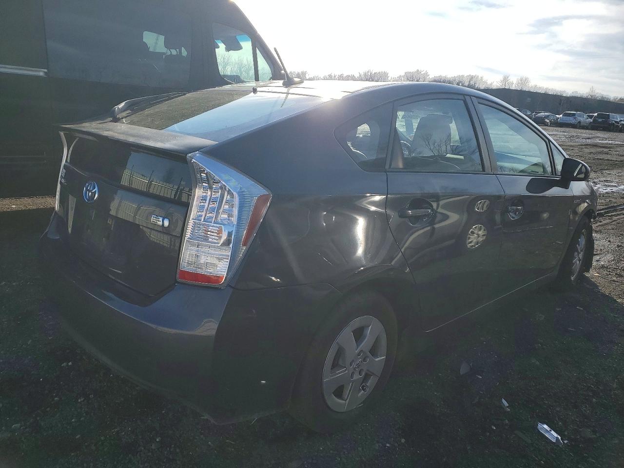 2011 TOYOTA PRIUS photo 3