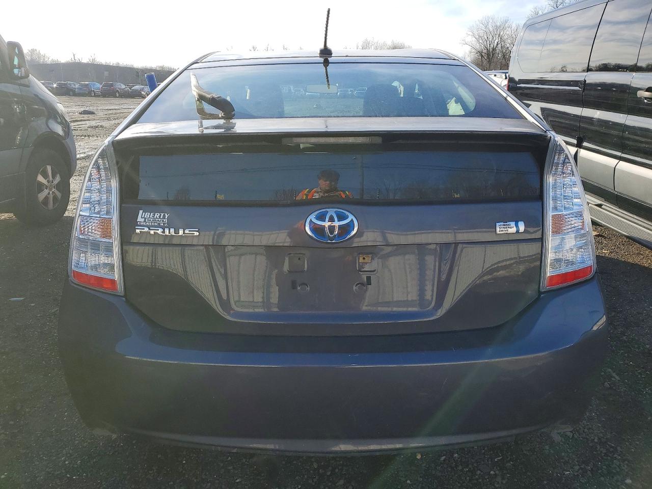2011 TOYOTA PRIUS photo 6