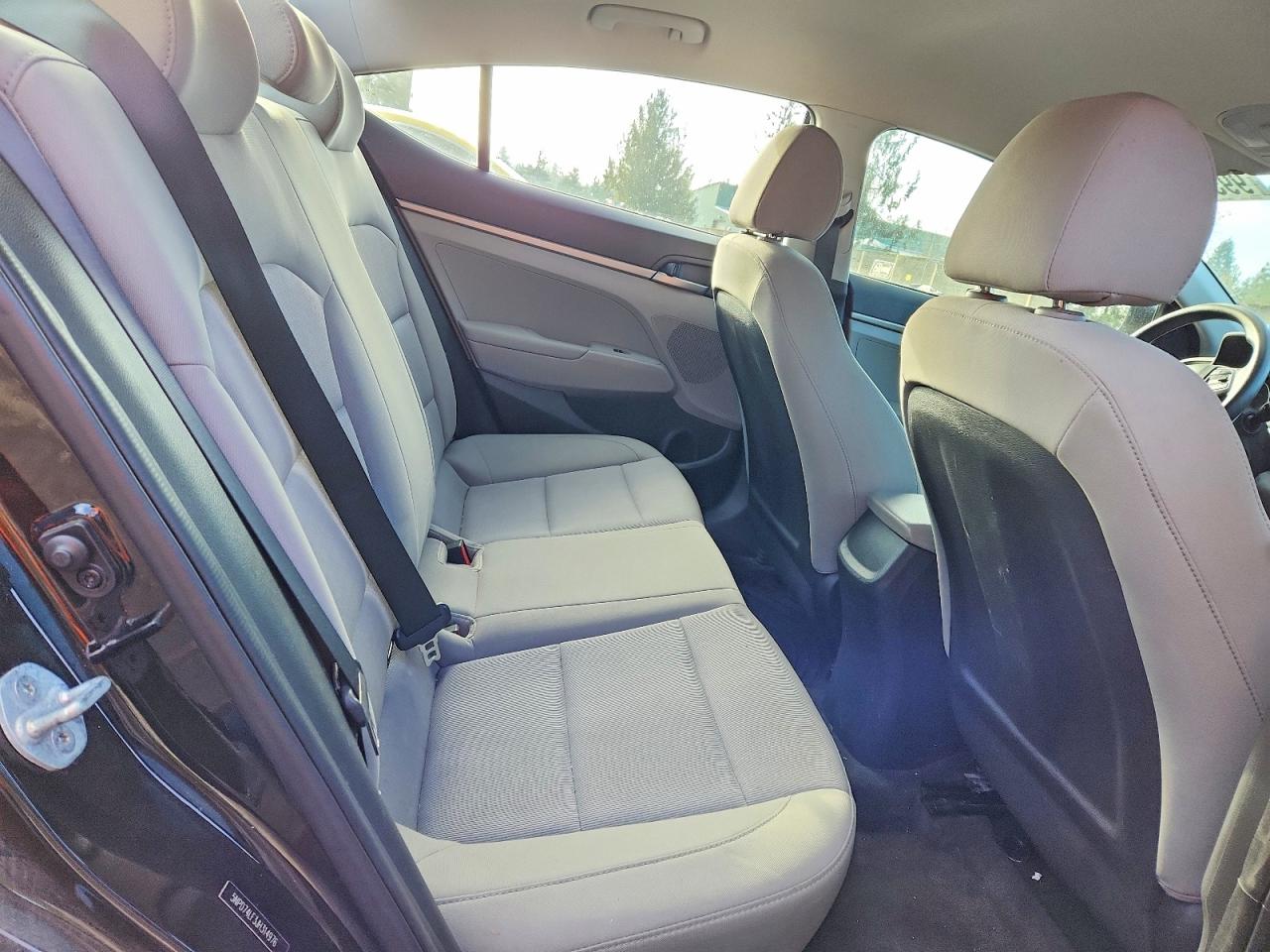 2018 HYUNDAI ELANTRA SE photo 10