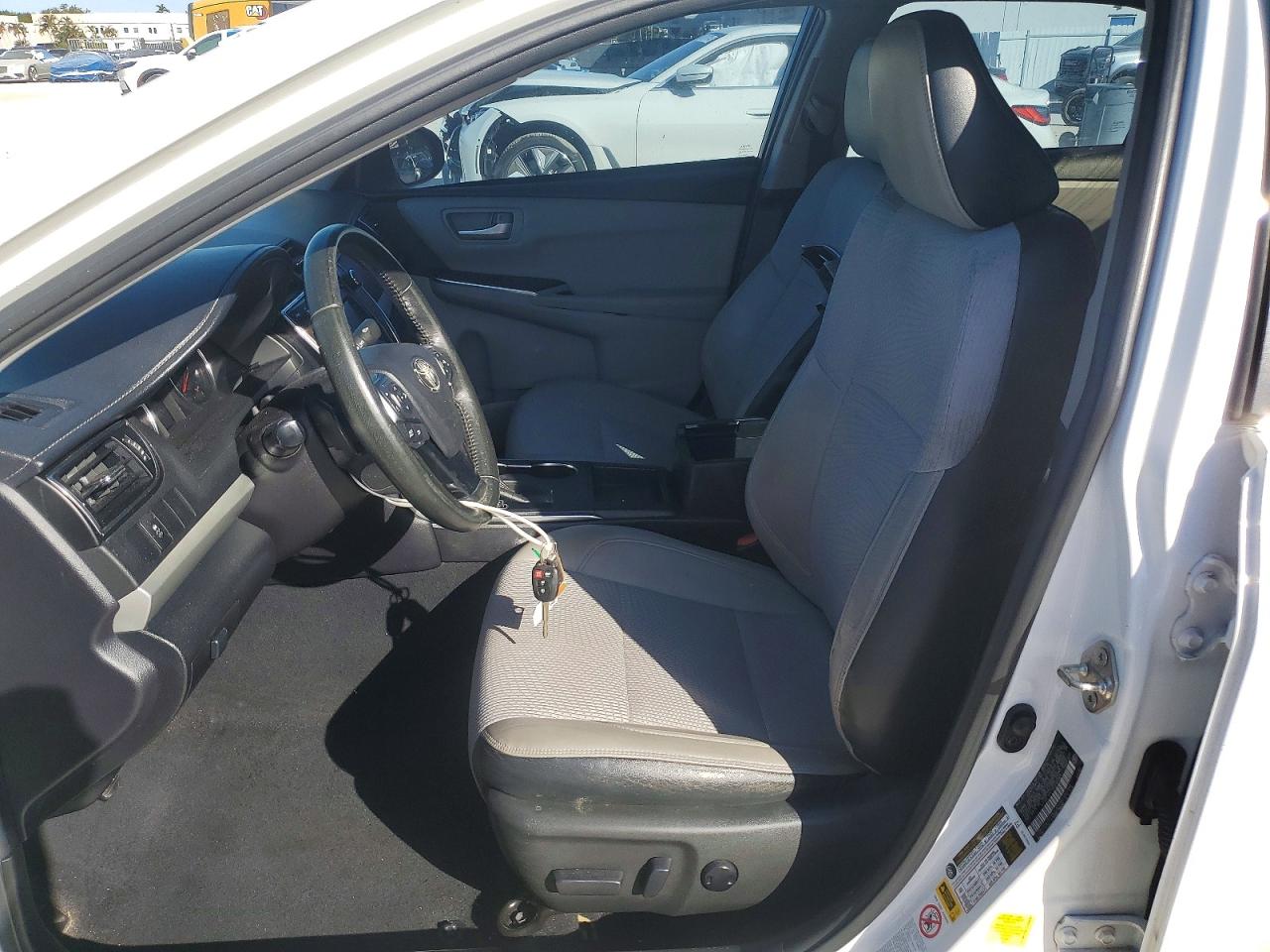 2016 TOYOTA CAMRY SE photo 7