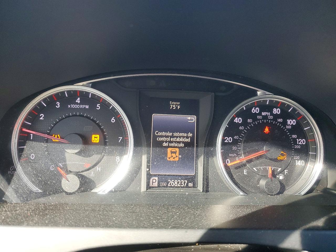 2016 TOYOTA CAMRY SE photo 9