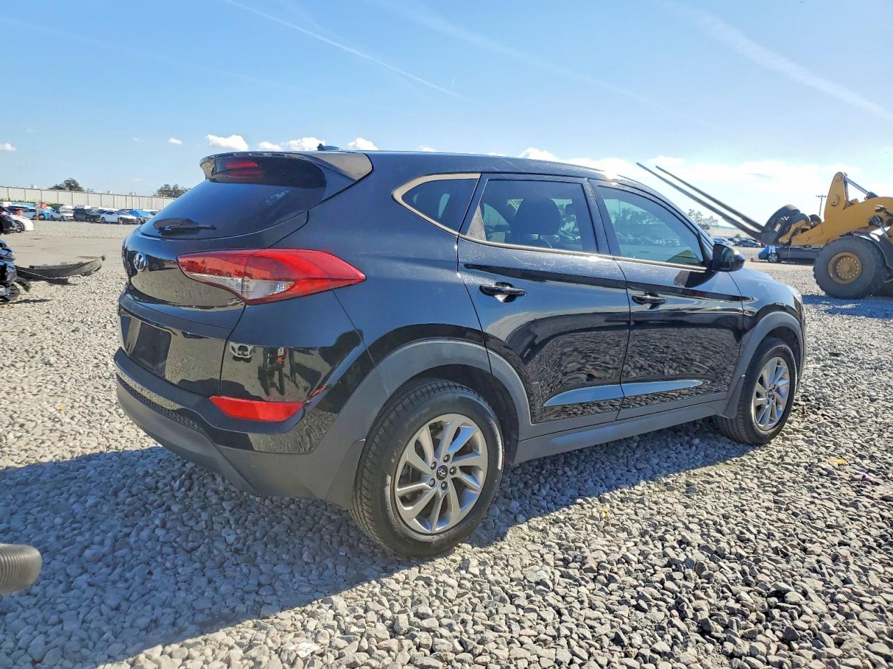 2017 HYUNDAI TUCSON SE photo 3