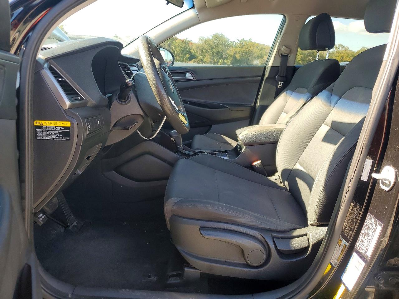 2017 HYUNDAI TUCSON SE photo 7